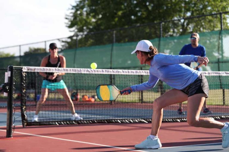 Alles was du über Pickleball wissen solltest [Regeln, Ausrüstung